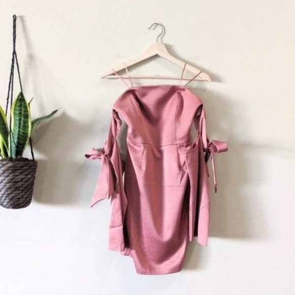 New Finders Keepers Grouplove Off Shoulder Dress - Picture 2 of 8